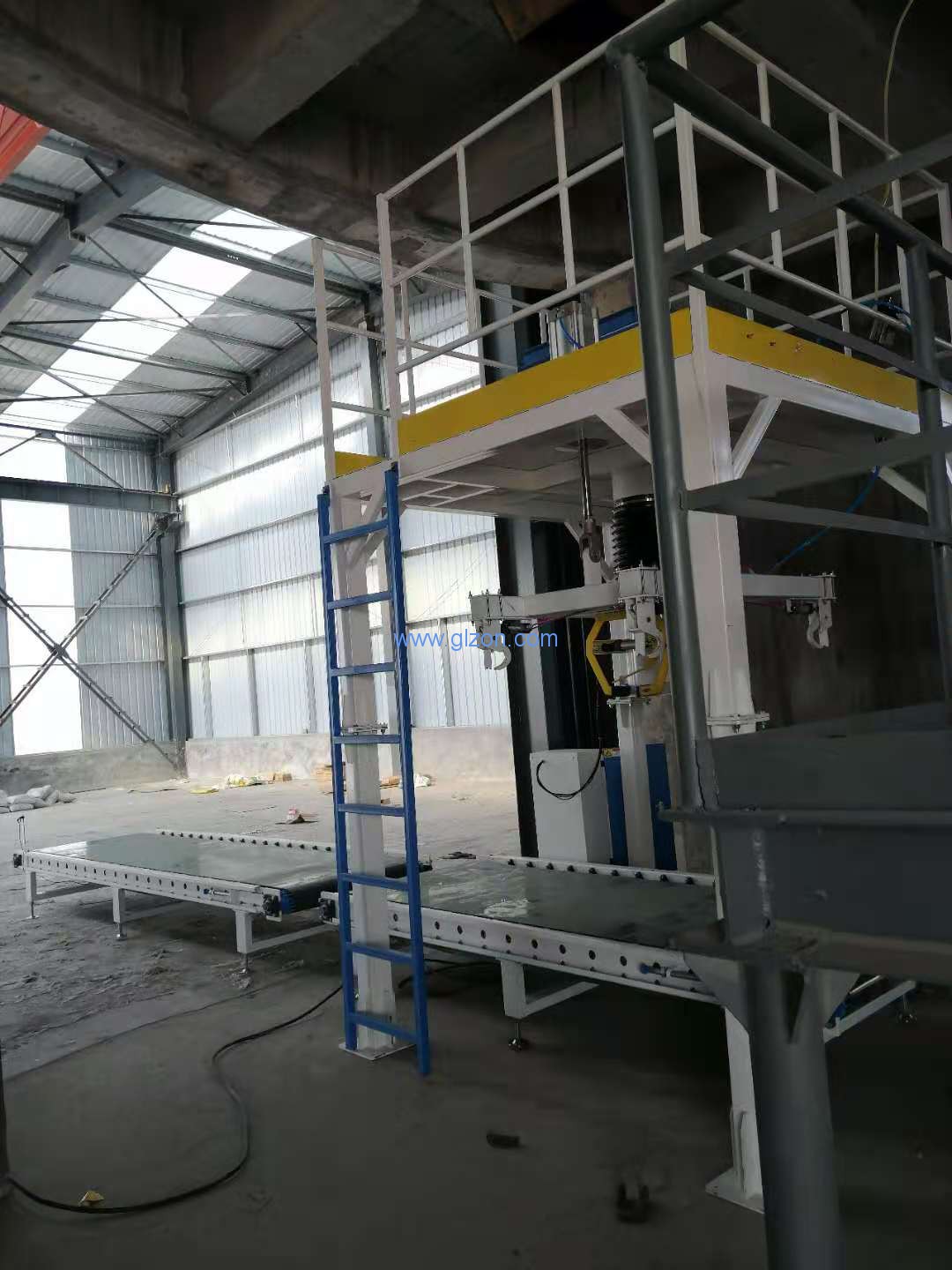 干粉砂漿包裝機(jī),噸袋包裝機(jī),液體灌裝機(jī),灌裝設(shè)備廠家